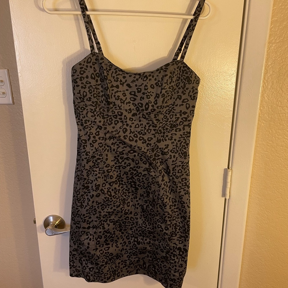 Guess Leslie’s print mini dress
